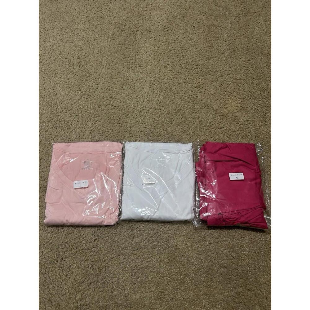 SHOWITTY Women’s 3 Pack  V-Neck T Shirts Size XL